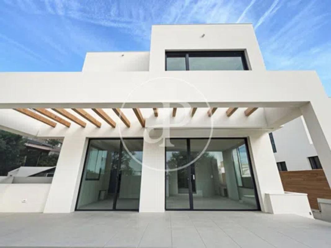 Venta de chalet adosado en  Barrio Yucatán- Las Cornisas , Las Rozas de Madrid photo 5