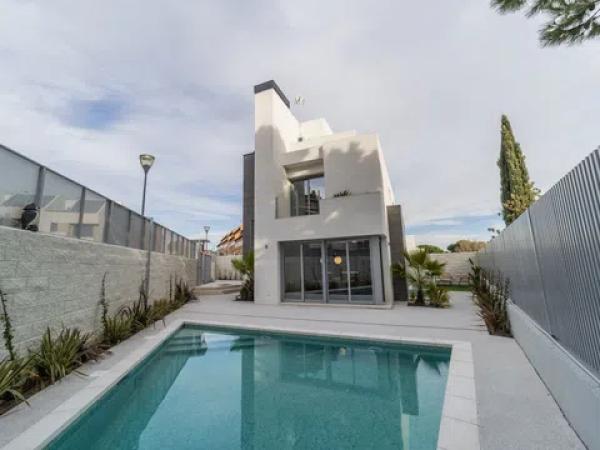 Terraced house for sale at  Valetin Robledo, 21 , Pozuelo de Alarcón photo 2