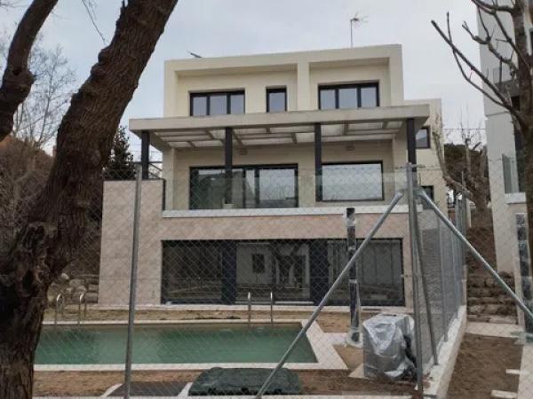 Promoción Villas del Bosque De Torrelodones obra nueva en Torrelodones photo 1