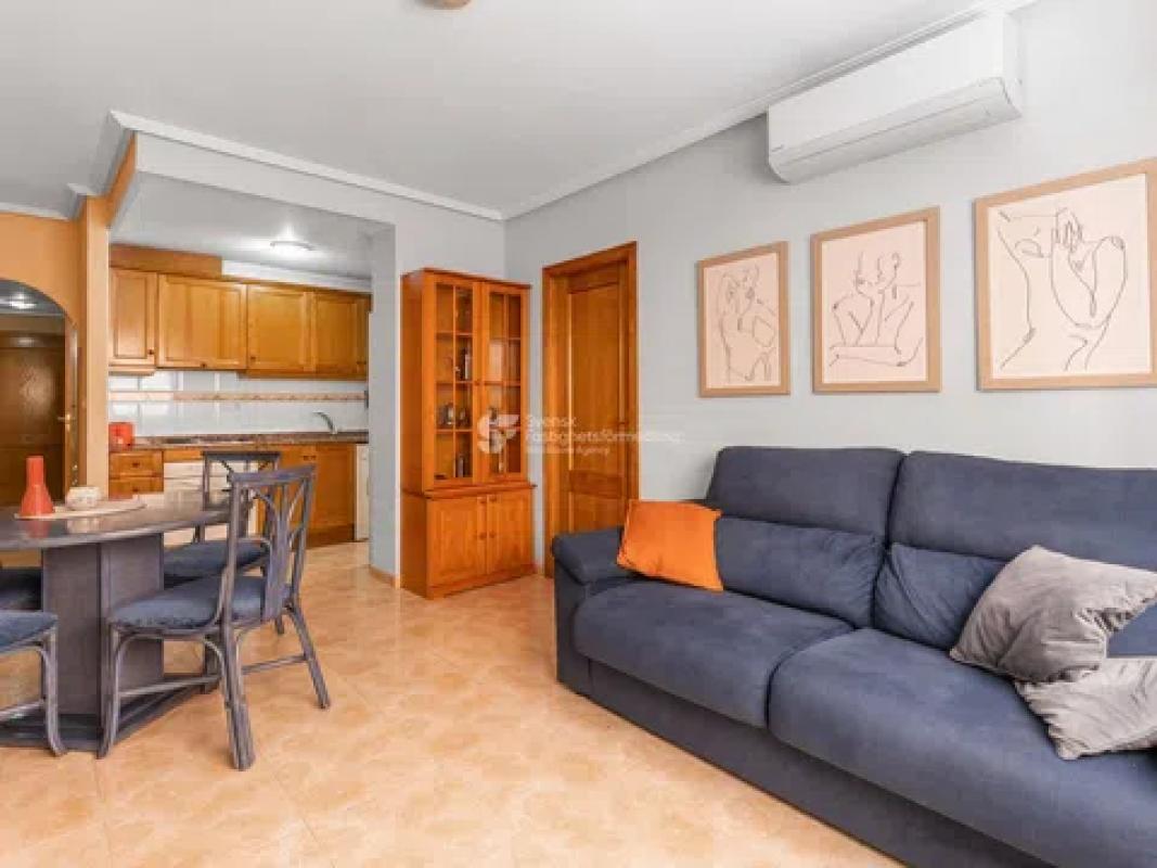 Venta de piso en Calle San Policarpo, 87, Torrevieja
 photo 5