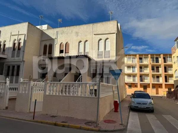 Chalet adosado en calle Benacantil photo 1
