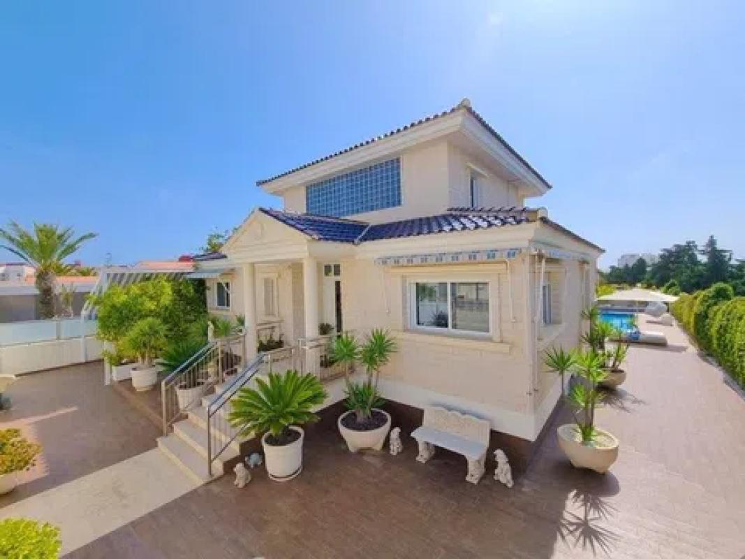 Sale of independent chalet in Barrio Cañada del Molino, Torrevieja
photo 1