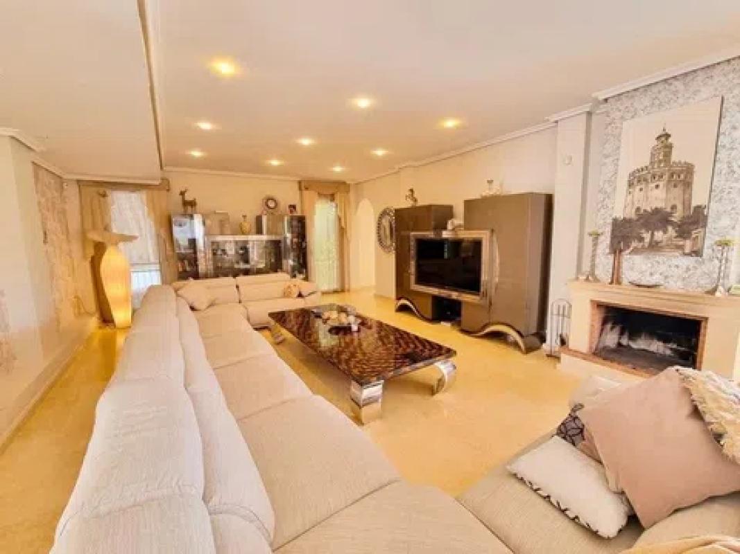 Sale of independent chalet in Barrio Cañada del Molino, Torrevieja
photo 3