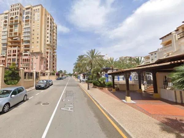Piso en venta en Avenida Roentgen, Torrevieja photo 1