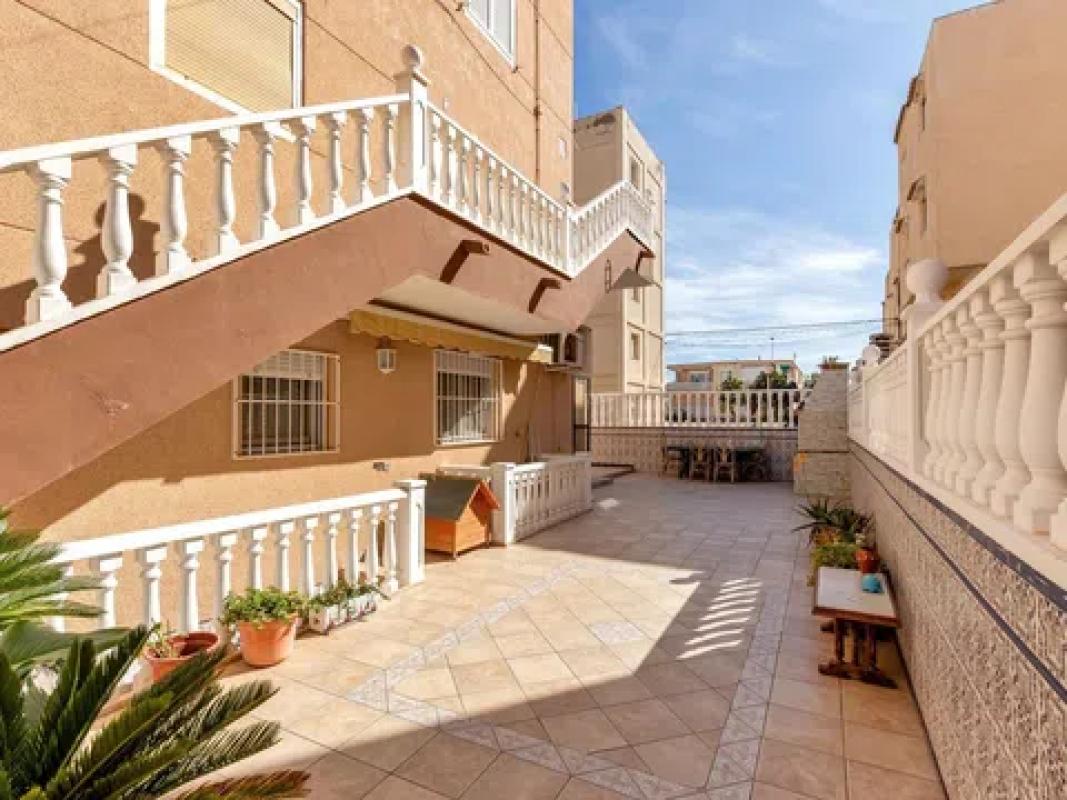 Propiedades en venta y alquiler en España photo 1