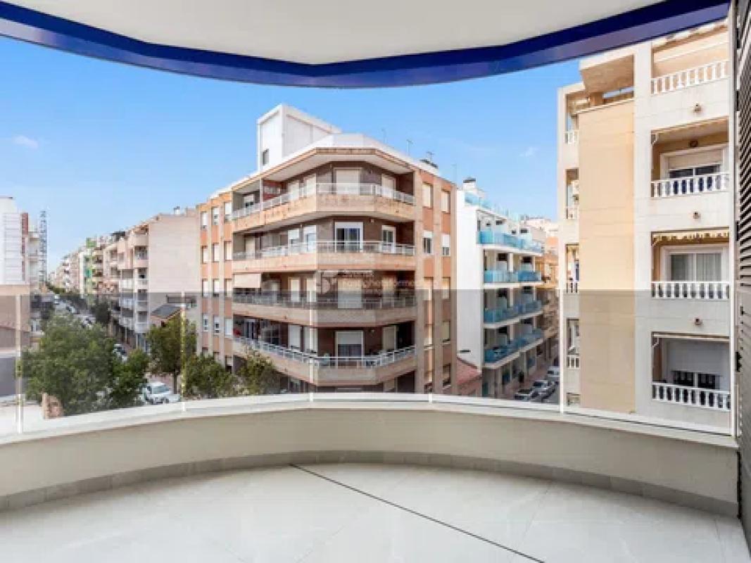 Venta de piso en Calle Ramón Gallud, 164, Torrevieja
 photo 5