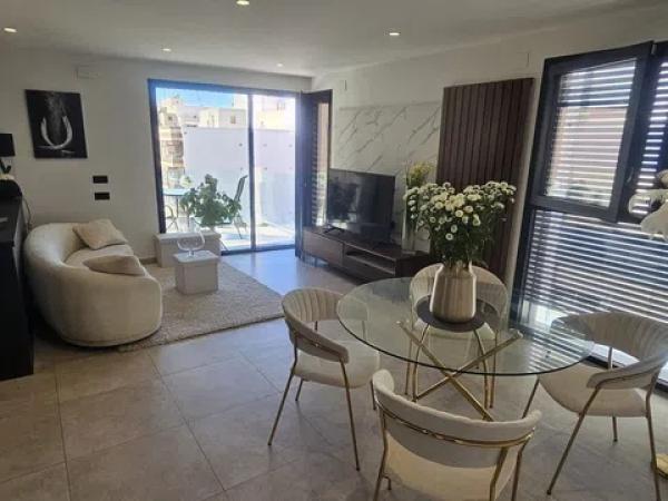 Apartment for sale in  Calle Ramón Gallud, Torrevieja photo 2