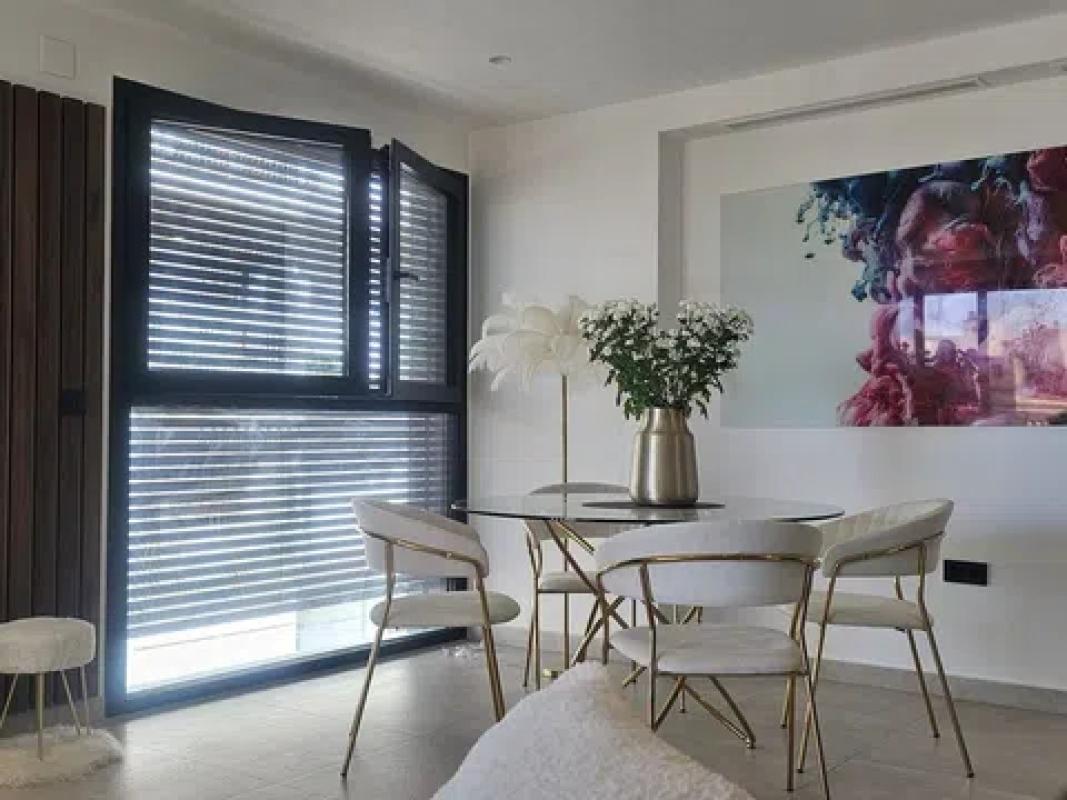 Sale of apartment in Calle Ramón Gallud, Torrevieja
photo 5