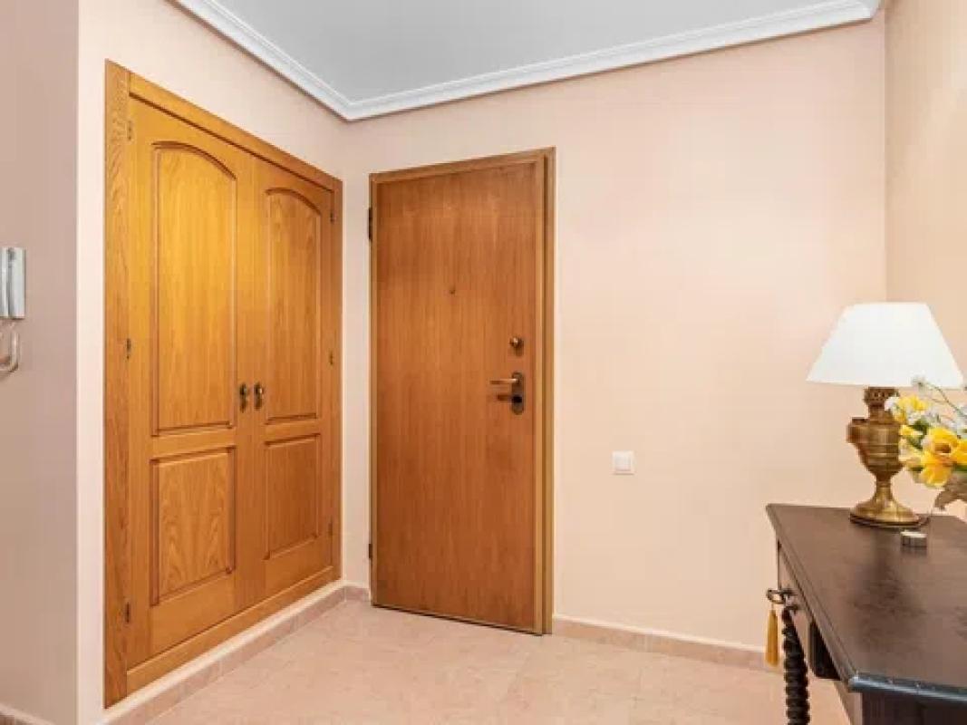Venta de piso en Calle Caballero de Rodas, Torrevieja
 photo 2
