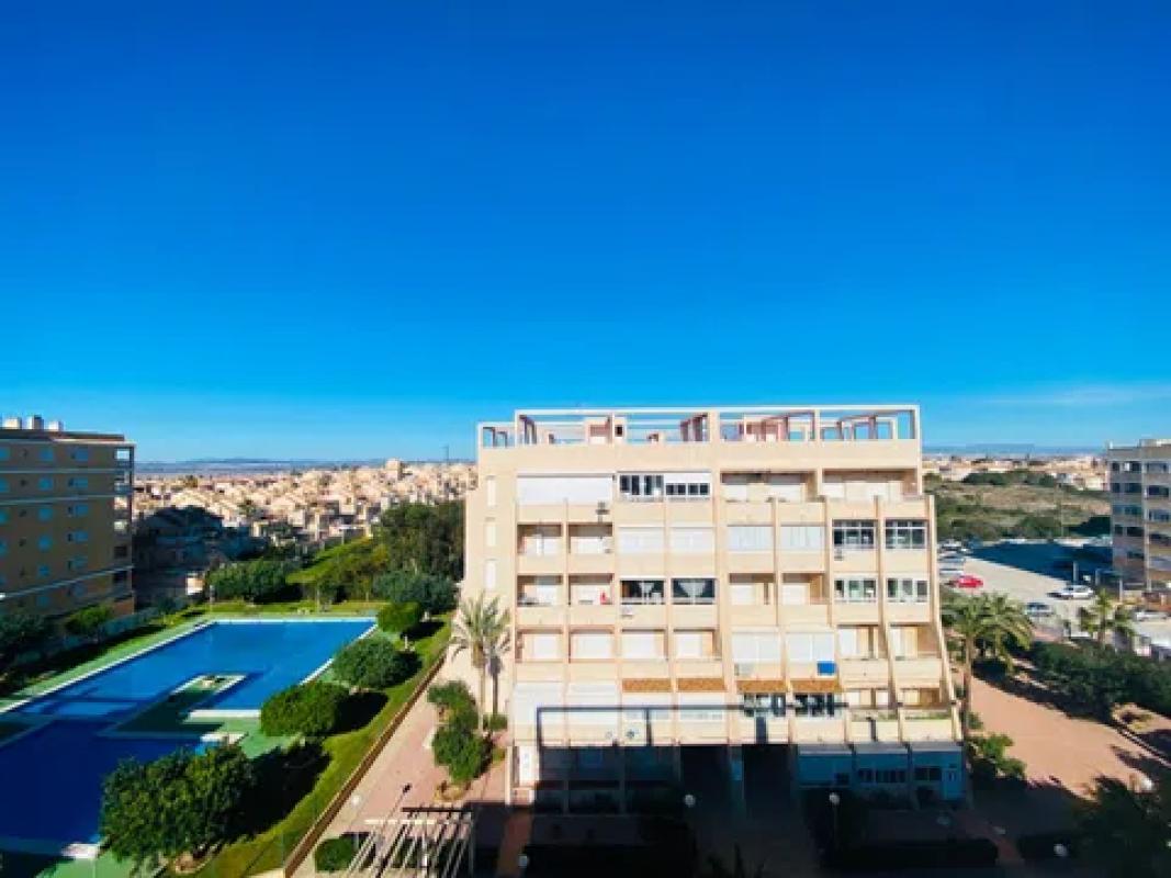 Venta de piso en Calle Helena, 3, Torrevieja
photo 1