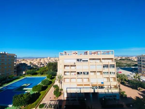 Piso en venta en  Calle Helena, 3, Torrevieja photo 1