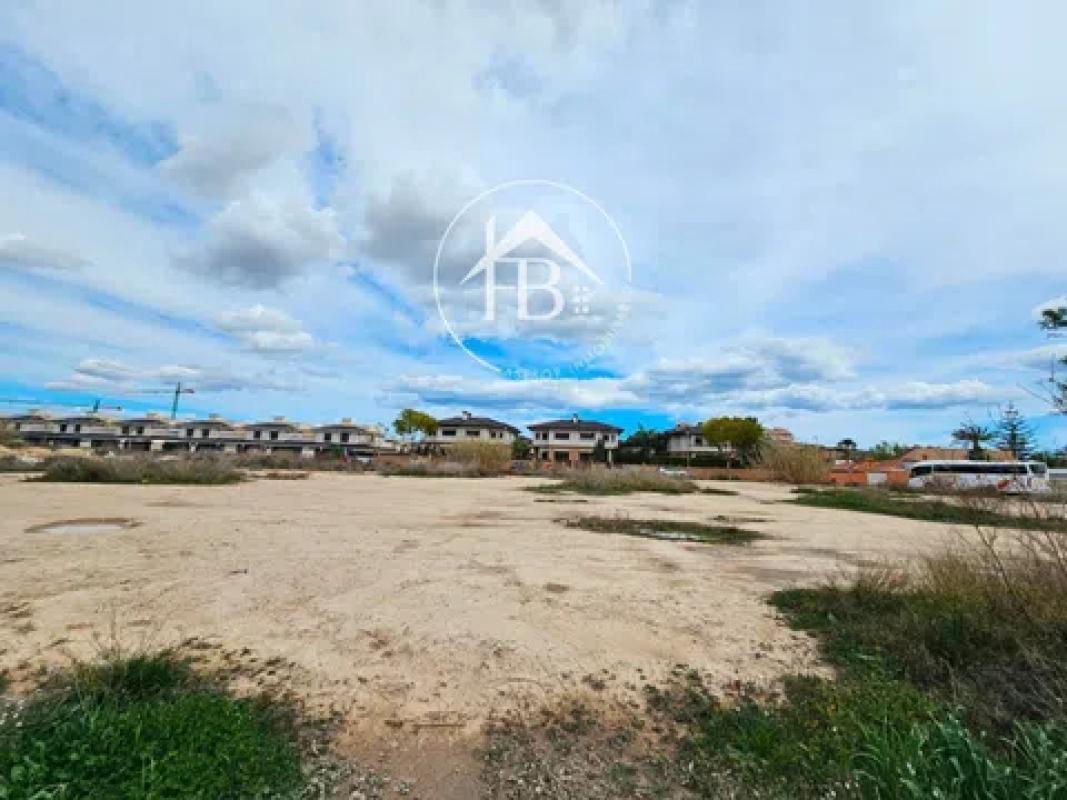 Terreno en venta en Mutxamel, Alicante photo 2