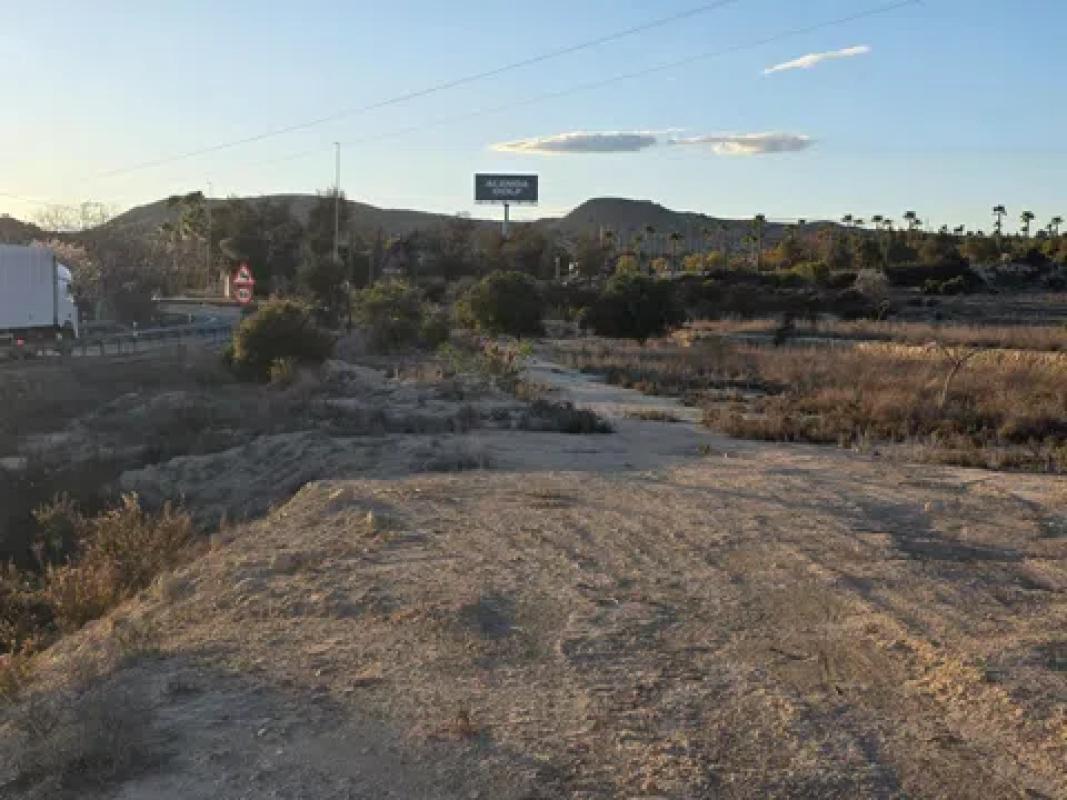 Land for sale in Monforte del Cid, Alicante photo 1