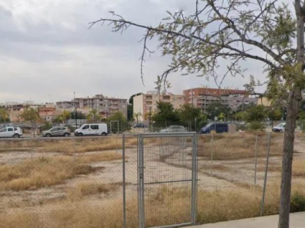 Terreno en calle Almendros thumbnail 1