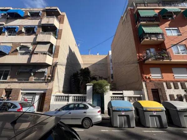 Terreno en calle Cerdà s/n photo 3