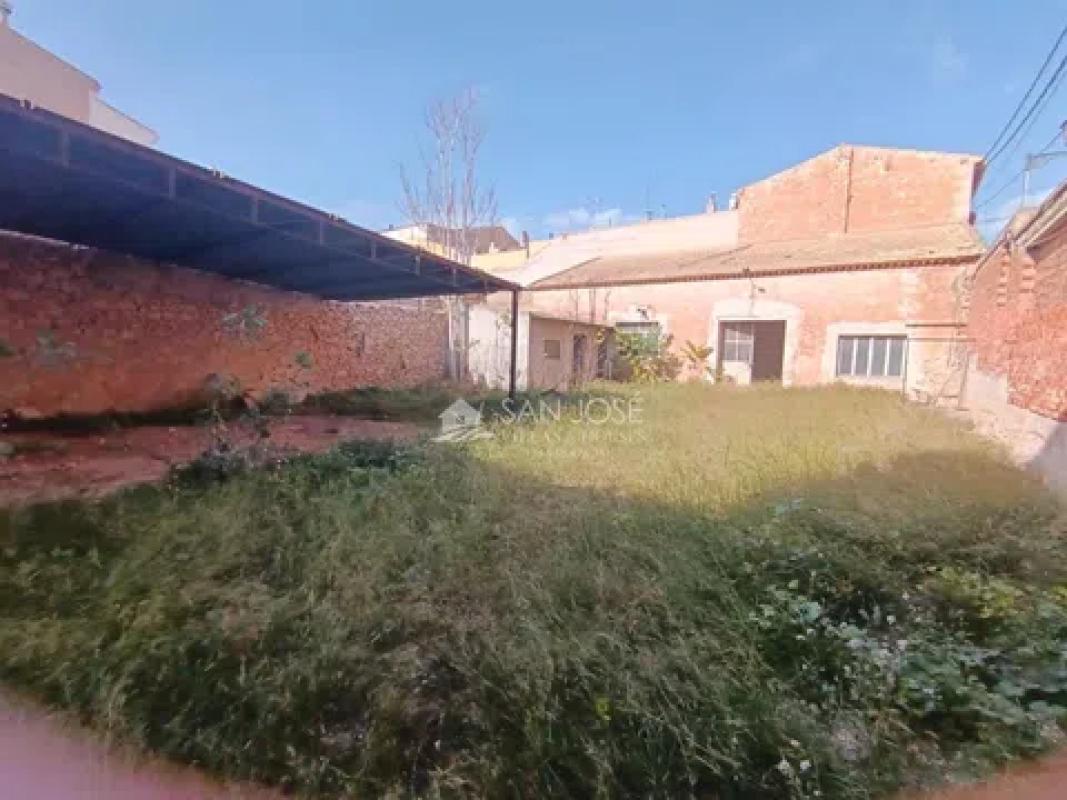 Terreno en venta en Pinoso, Alicante photo 1