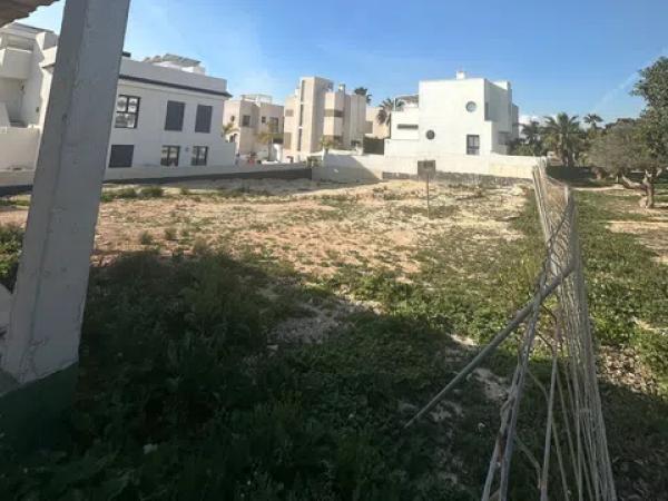 Terreno en avenida Guatemala, 31 thumbnail 2