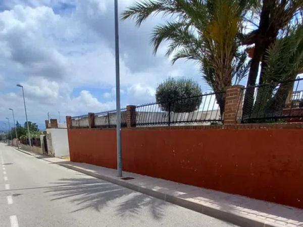 Terreno en calle Cuenca, 11 photo