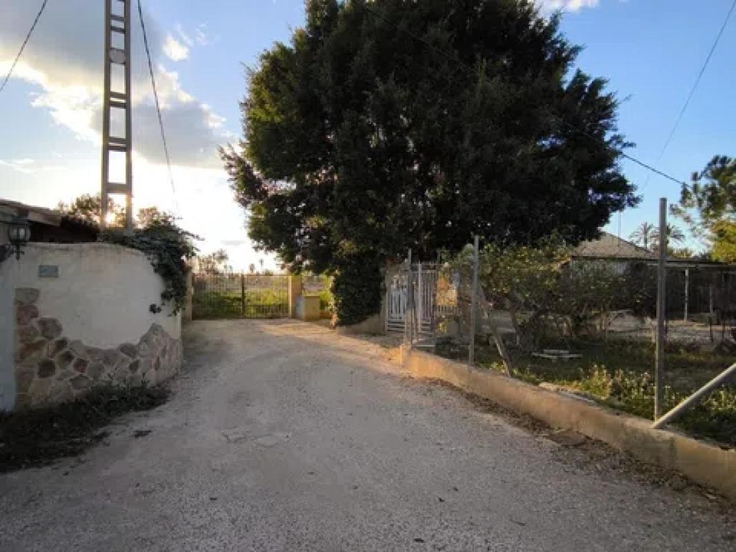 Terreno en venta en Elche / Elx, Alicante photo 1