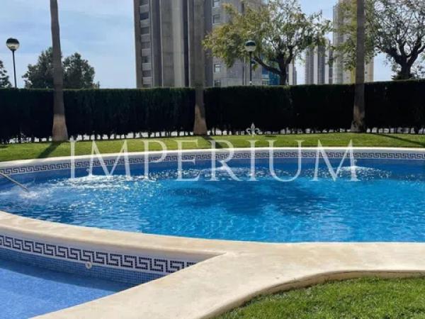Apartment for sale in  Calle Presidente Adolfo Suárez, Benidorm photo 1