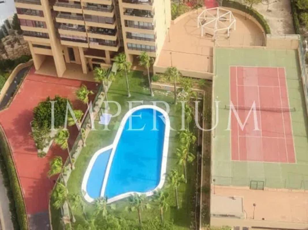 Sale of apartment in Calle Presidente Adolfo Suárez, Benidorm
 photo 2