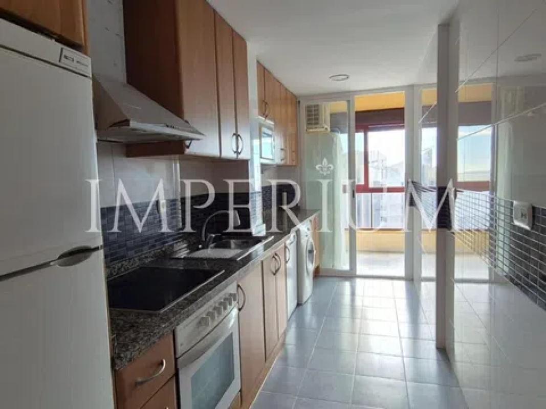 Sale of apartment in Calle Presidente Adolfo Suárez, Benidorm
 photo 5