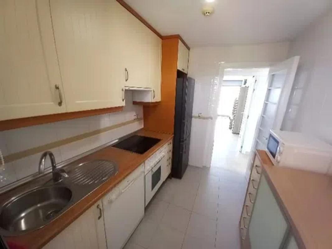 Sale of apartment in Calle Presidente Adolfo Suárez, Benidorm
 photo 2