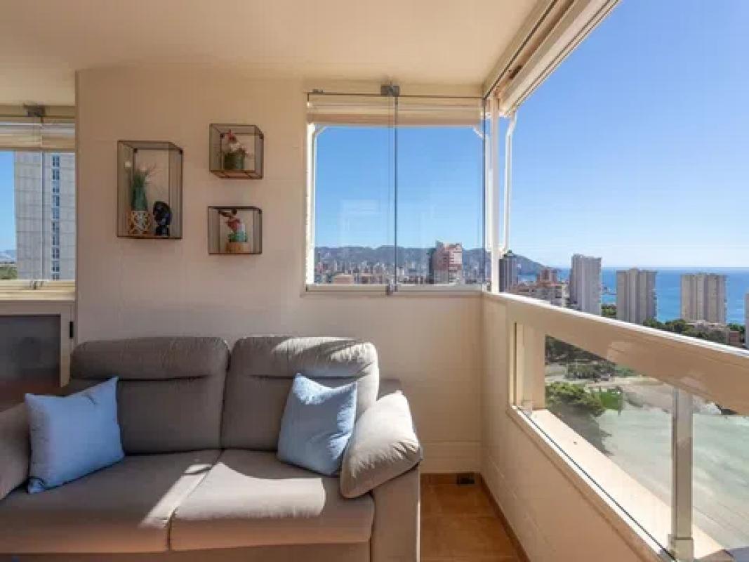 Sale of apartment in Calle Presidente Adolfo Suárez, Benidorm
photo 1