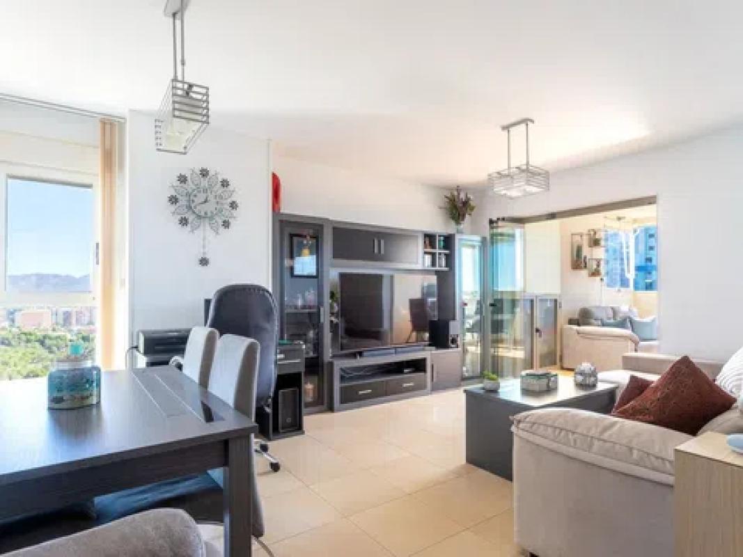 Sale of apartment in Calle Presidente Adolfo Suárez, Benidorm
photo 3