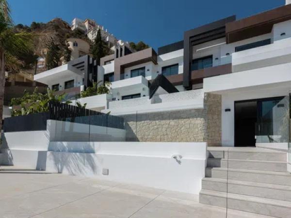 Duplex en venta en Paseo Tamarindos, Benidorm photo 1