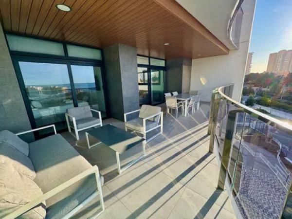 Piso en venta en Playa de Poniente, Benidorm thumbnail 2