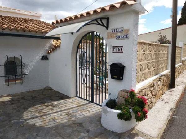 Wolnostojąca willa na sprzedaż w  maryvilla, Calpe photo 1