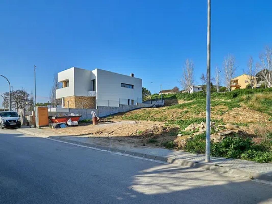 Obra nueva Macabeu en Vilobí del Penedès (Revista) photo 2