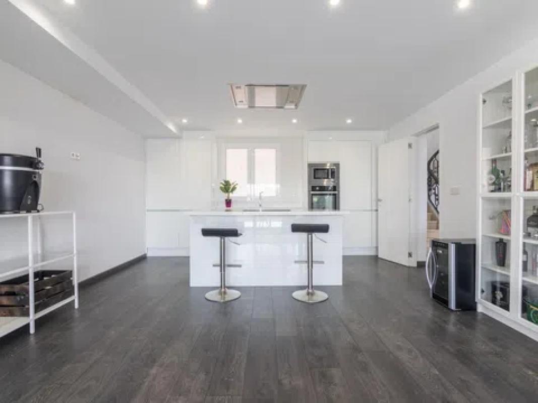 Properties for sale and rent in Spain photo 5