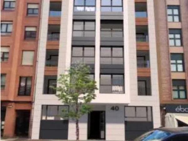 Apartment for sale in  Calle Bermúdez de Castro, 40, Oviedo photo 4