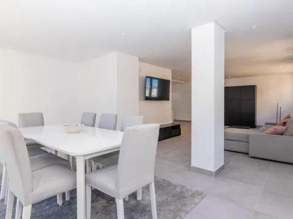 Apartment for sale in Calle de Patricio Ferrándiz, Denia thumbnail 2