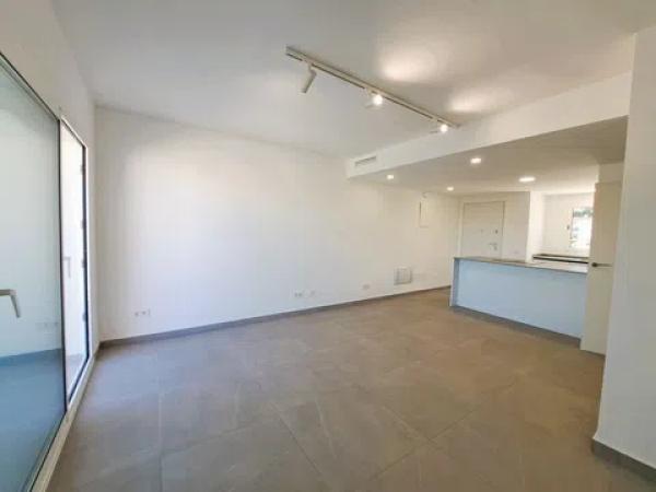 Piso en venta en  Calle Bresquiller, Denia photo 1