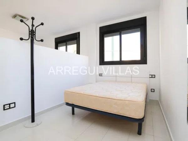 Piso en venta en Calle Calp, Denia thumbnail 1