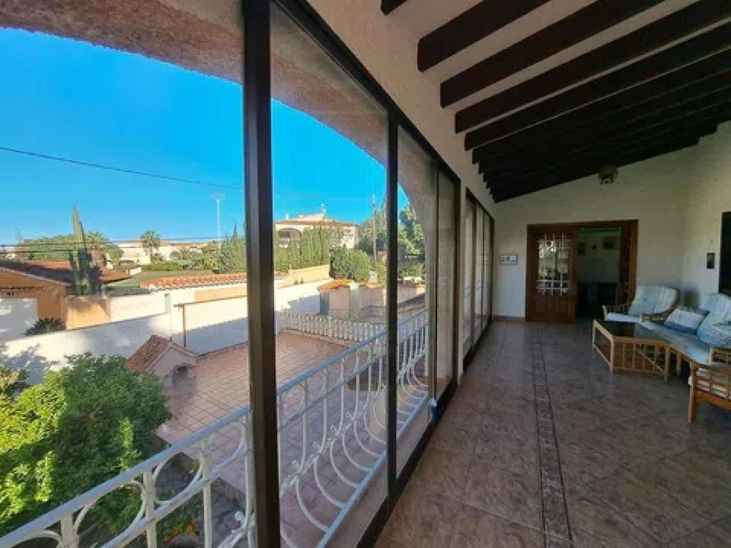 Propiedades en venta y alquiler en España photo 1