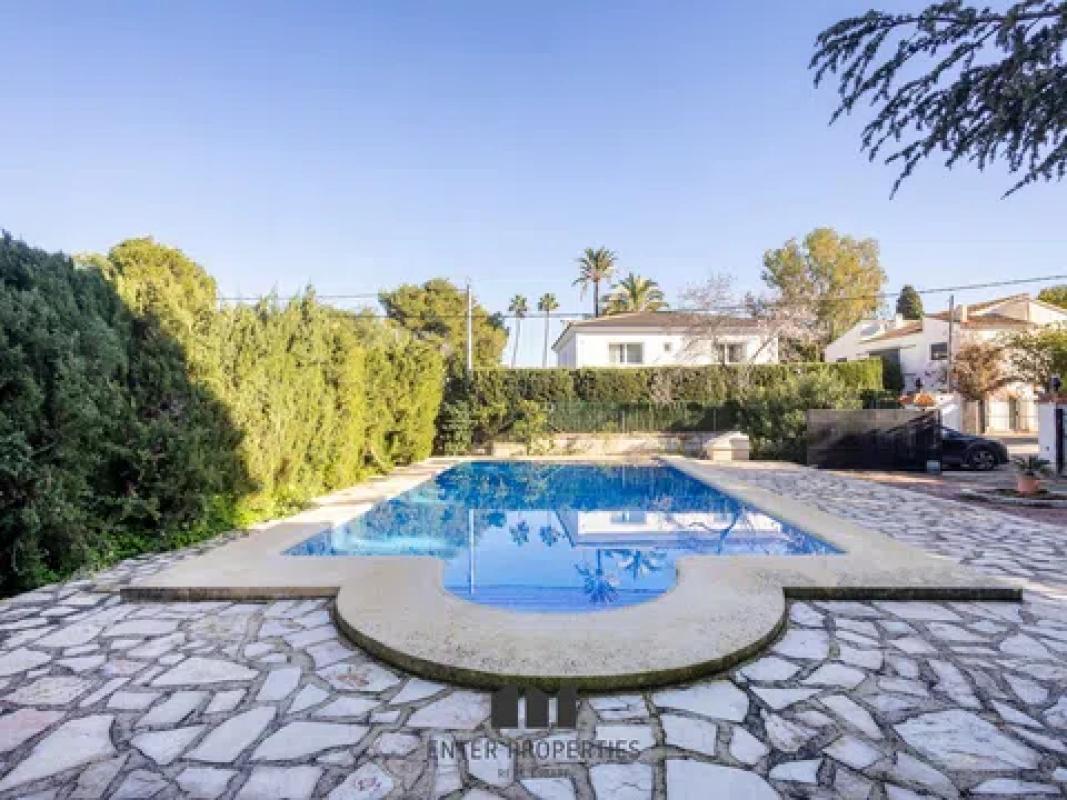 Propiedades en venta y alquiler en España photo 1