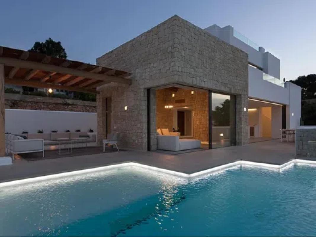 Недвижимость на продажу и в аренду в Испании photo 2