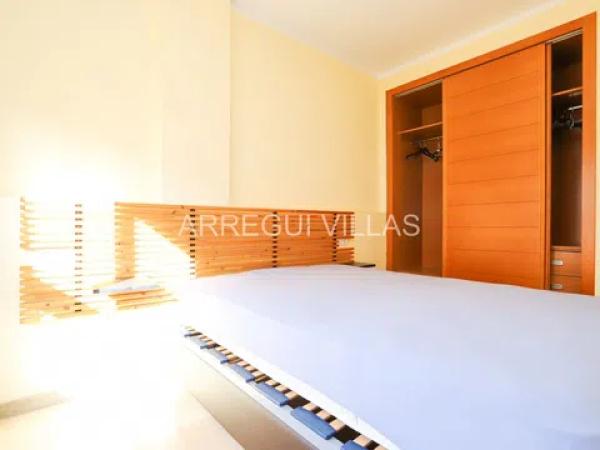 Piso en venta en Calle Pintor Llorens, Denia thumbnail 1