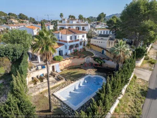 Wolnostojąca willa na sprzedaż w Les Rotes/Las Rotas, Denia photo 1