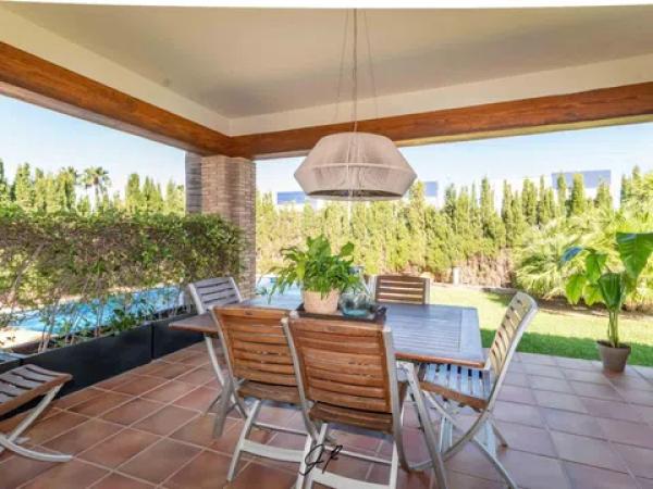 Detached villa for sale in El Montgó, Denia thumbnail 2