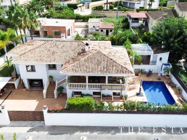 Casa independiente en calle Lliri thumbnail 2