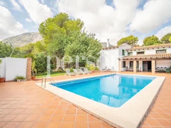 Casa independiente en calle Ametla thumbnail 1