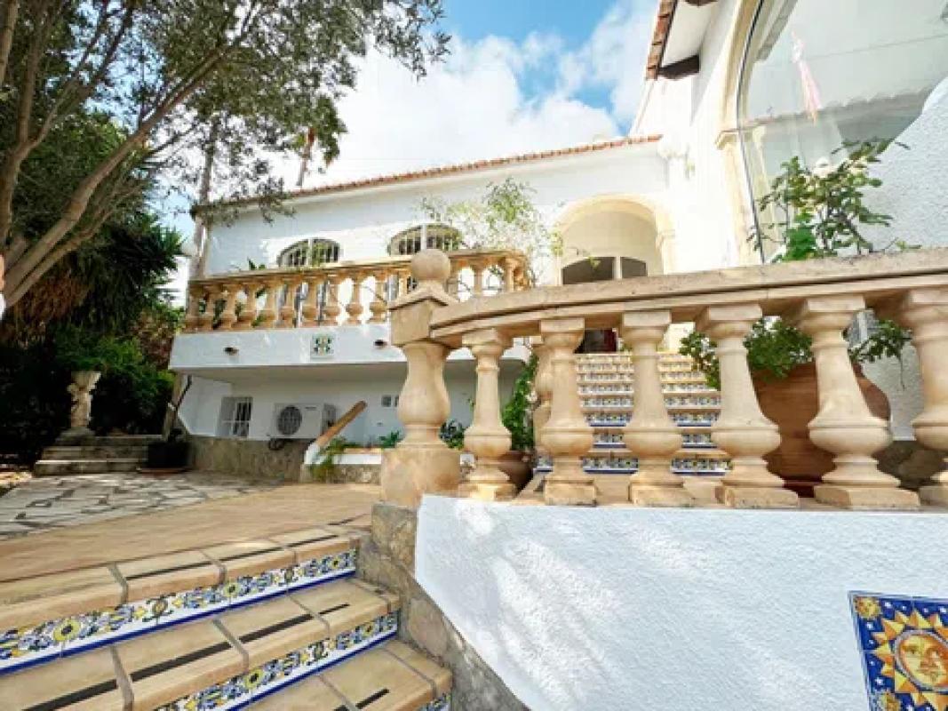 Propiedades en venta y alquiler en España photo 2