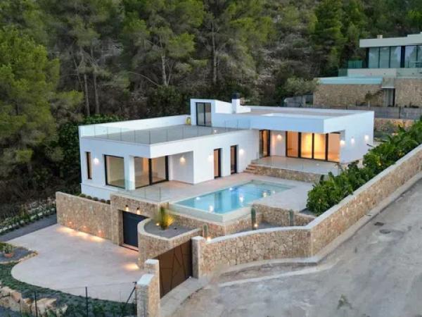 Casa independiente en calle de l'Anou thumbnail 1