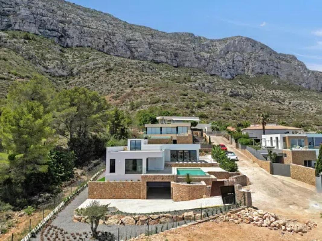 Propiedades en venta y alquiler en España photo 4