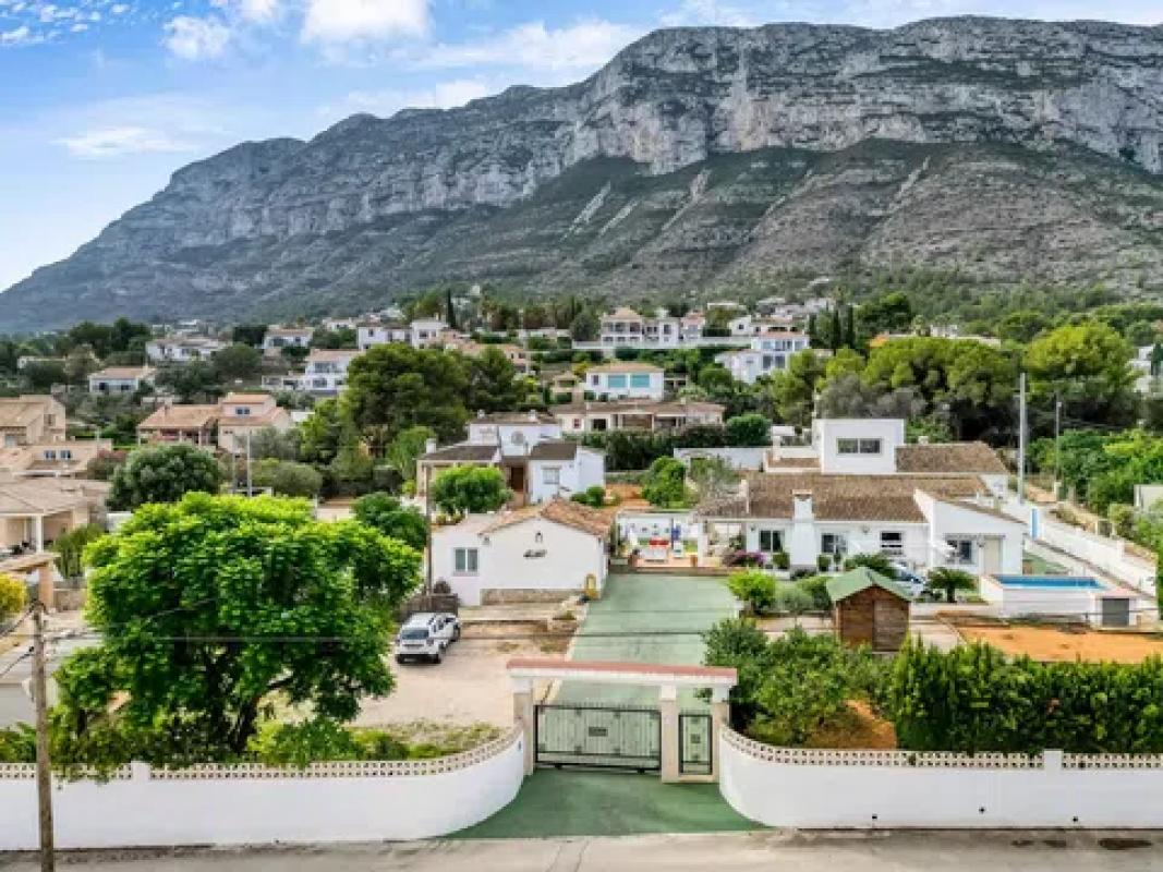 Properties for sale and rent in Spain photo 4